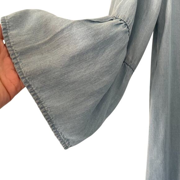 Paper Crane Denim Look Bell Sleeve Light Wash Flowy Boho Dress Size M - Picture 3 of 11